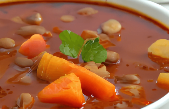 deftige gulaschsuppe